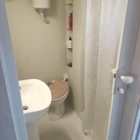 Aigli Sea View شقة